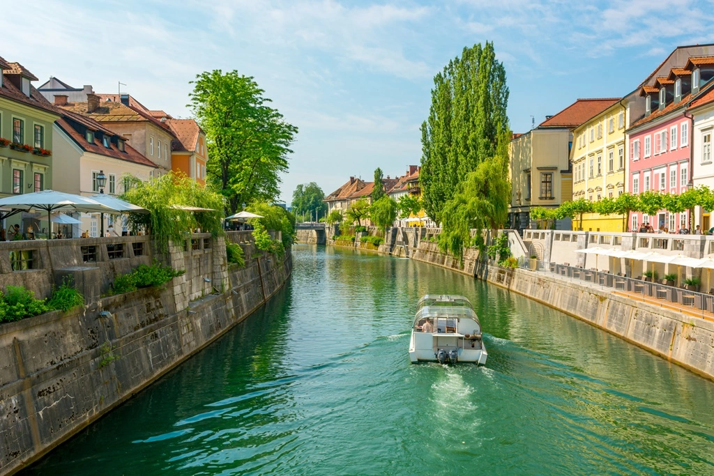 La Villa Ljubljana Boat Tour