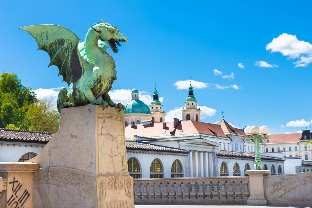 La Villa Ljubljana Explore Dragon Bridge